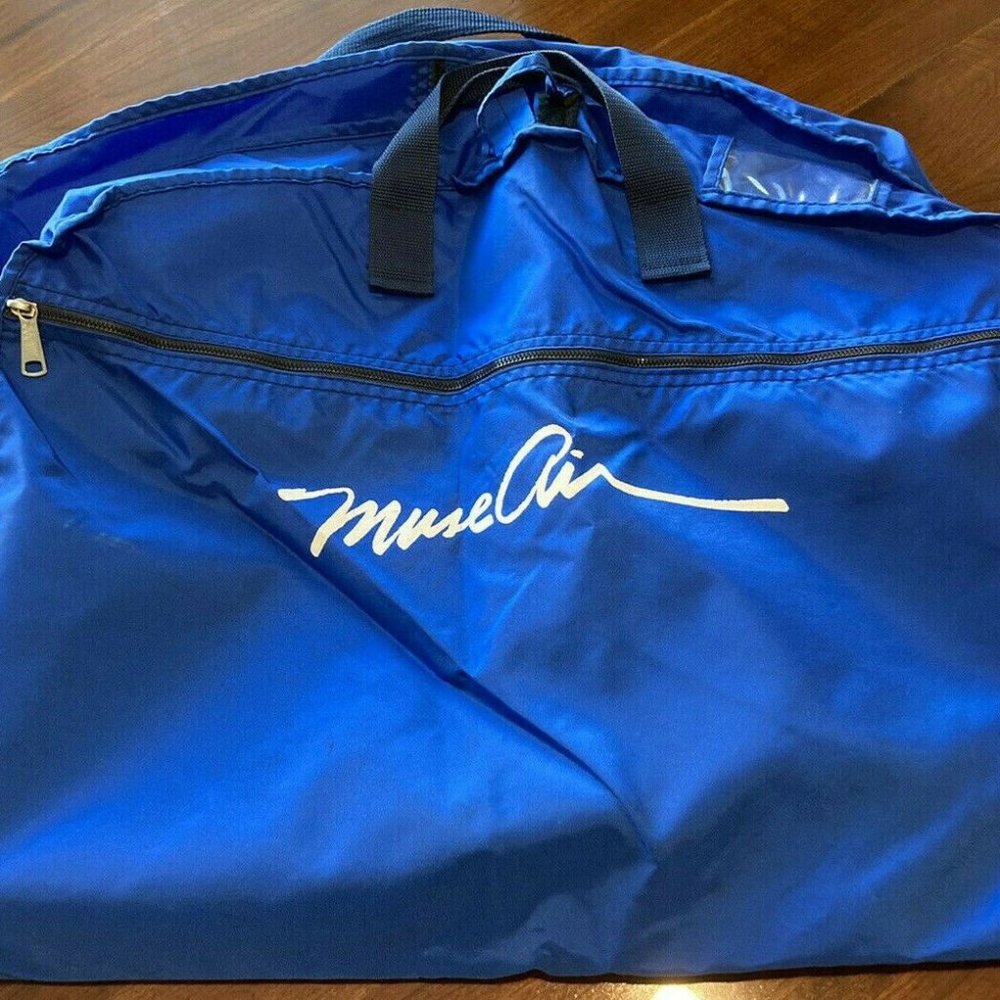 Authentic & Vintage 1980's MUSE AIR Nylon Flight Crew Garment Bag